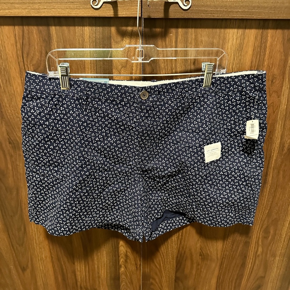 NWT Old Navy Floral Shorts, Size 14